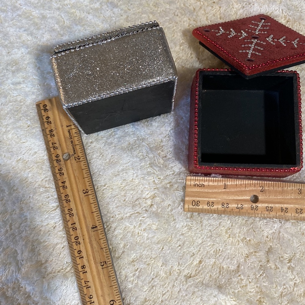Two Small Festive Boxes - Picture 4 of 4